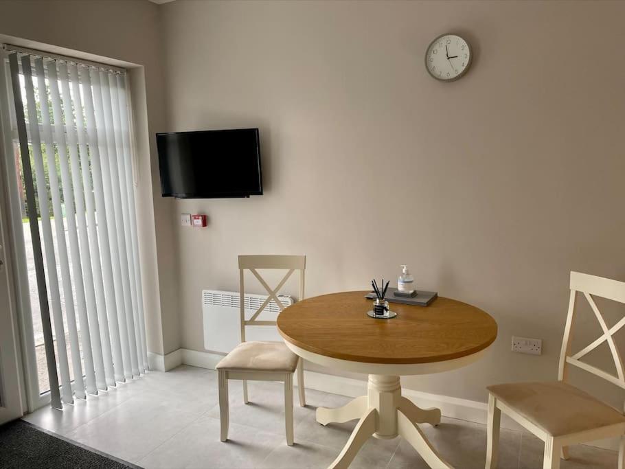 Erne Getaway No.8 Brand New 1 Bed Apartment Enniskillen Kültér fotó