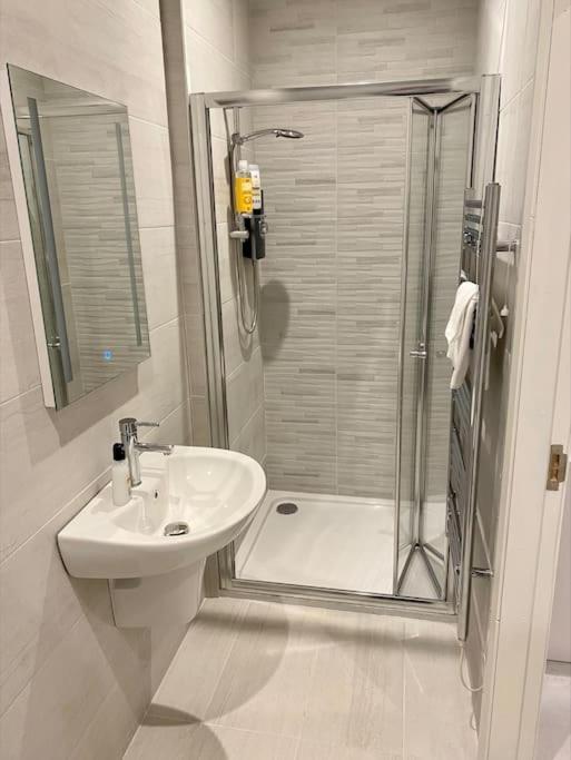 Erne Getaway No.8 Brand New 1 Bed Apartment Enniskillen Kültér fotó