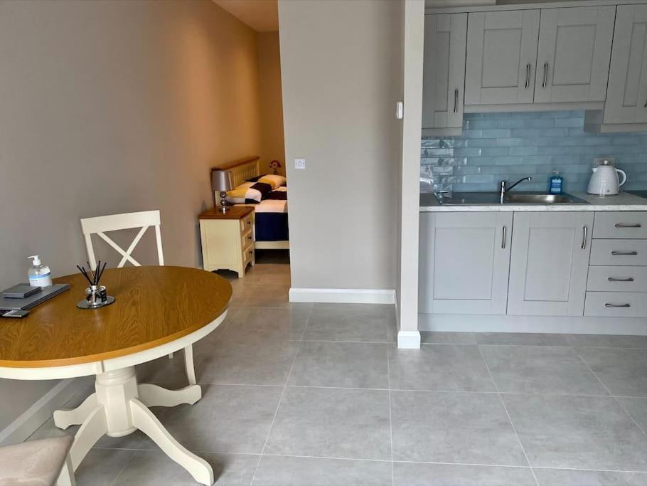 Erne Getaway No.8 Brand New 1 Bed Apartment Enniskillen Kültér fotó