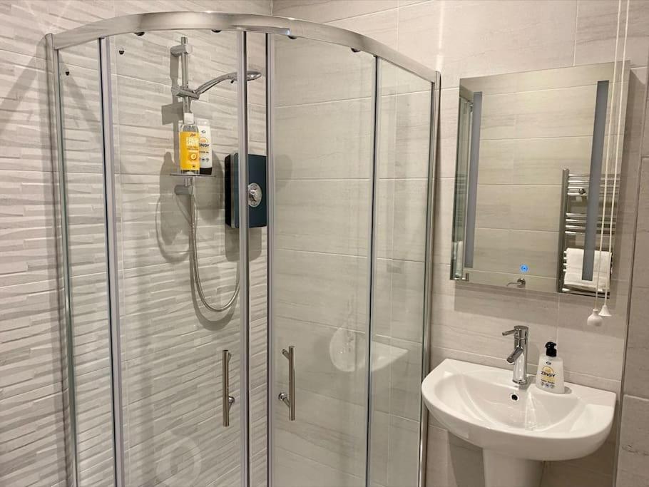 Erne Getaway No.8 Brand New 1 Bed Apartment Enniskillen Kültér fotó